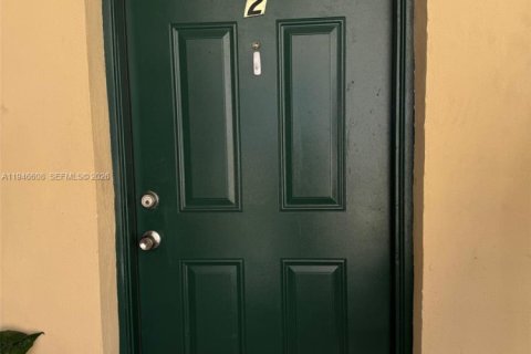 Apartment in Miami, Florida 51.1 sq.m. № 2002827 - photo 3