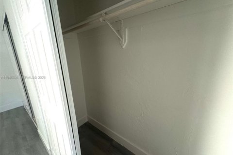 Apartment in Miami, Florida 51.1 sq.m. № 2002827 - photo 7