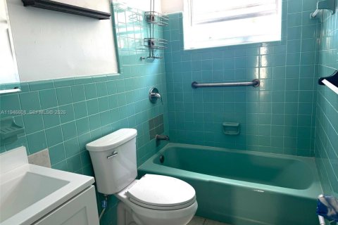 Apartment in Miami, Florida 51.1 sq.m. № 2002827 - photo 11