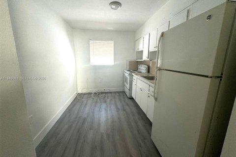 Apartment in Miami, Florida 51.1 sq.m. № 2002827 - photo 9