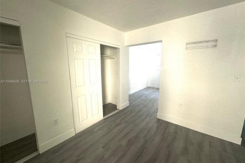 Apartment in Miami, Florida 51.1 sq.m. № 2002827 - photo 8