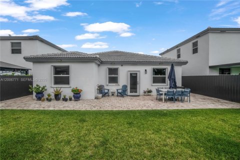 Villa ou maison à vendre à Miami, Floride: 3 chambres, 161.28 m2 № 2071325 - photo 25