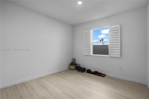 Villa ou maison à vendre à Miami, Floride: 3 chambres, 161.28 m2 № 2071325 - photo 21
