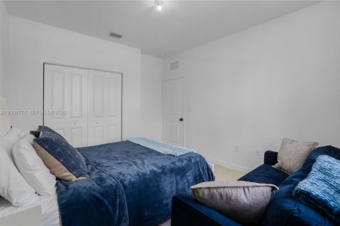 Villa ou maison à vendre à Miami, Floride: 3 chambres, 161.28 m2 № 2071325 - photo 19