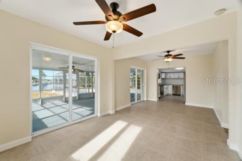 Villa ou maison à vendre à Port Charlotte, Floride: 3 chambres, 97.36 m2 № 2214640 - photo 18