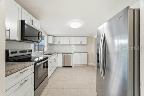 Villa ou maison à vendre à Port Charlotte, Floride: 3 chambres, 97.36 m2 № 2214640 - photo 26