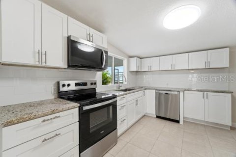 Villa ou maison à vendre à Port Charlotte, Floride: 3 chambres, 97.36 m2 № 2214640 - photo 24