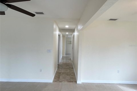 Villa ou maison à vendre à Port Charlotte, Floride: 3 chambres, 97.36 m2 № 2214640 - photo 13