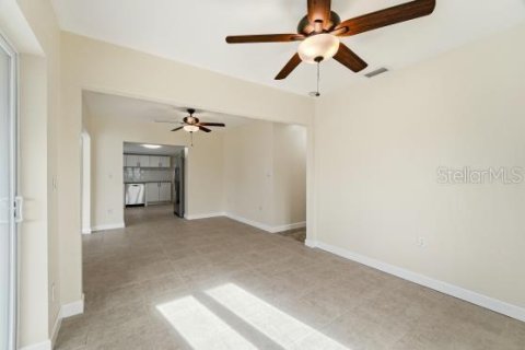 Villa ou maison à vendre à Port Charlotte, Floride: 3 chambres, 97.36 m2 № 2214640 - photo 19