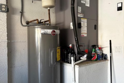 House in Port St. Lucie, Florida 2 bedrooms, 167.69 sq.m. № 2030336 - photo 29