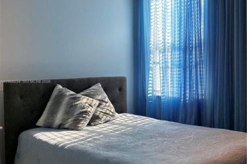 House in Port St. Lucie, Florida 2 bedrooms, 167.69 sq.m. № 2030336 - photo 18