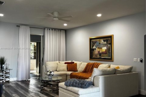 House in Port St. Lucie, Florida 2 bedrooms, 167.69 sq.m. № 2030336 - photo 15