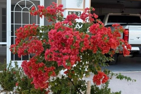 House in Port St. Lucie, Florida 2 bedrooms, 167.69 sq.m. № 2030336 - photo 3