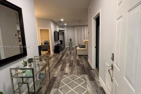 House in Port St. Lucie, Florida 2 bedrooms, 167.69 sq.m. № 2030336 - photo 5