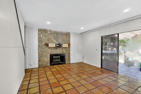 House in Greenacres, Florida 3 bedrooms, 105.91 sq.m. № 1951424 - photo 6