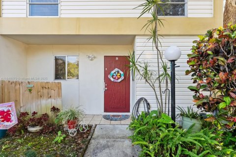 Купить таунхаус в Холливуд, Флорида 3 спальни, 157.93м2, № 1961450 - фото 3