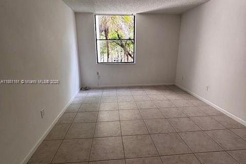 Condo in Miami, Florida, 1 bedroom  № 1854792 - photo 14