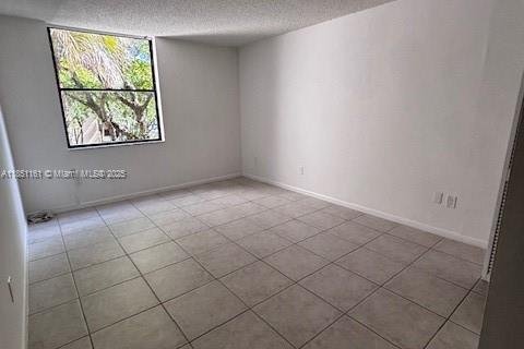 Condo in Miami, Florida, 1 bedroom  № 1854792 - photo 13