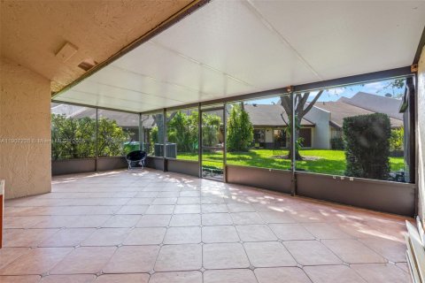Купить виллу или дом в Санрайз, Флорида 2 спальни, 112.13м2, № 1963488 - фото 23
