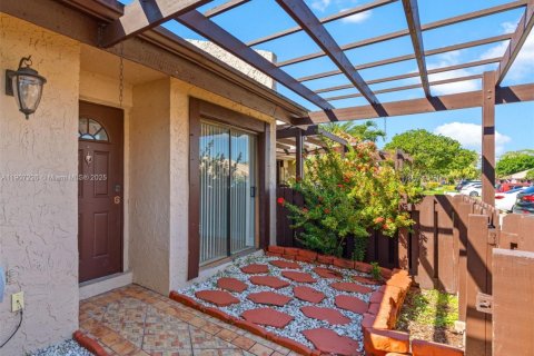 Купить виллу или дом в Санрайз, Флорида 2 спальни, 112.13м2, № 1963488 - фото 3