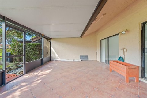Купить виллу или дом в Санрайз, Флорида 2 спальни, 112.13м2, № 1963488 - фото 26