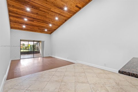 Купить виллу или дом в Санрайз, Флорида 2 спальни, 112.13м2, № 1963488 - фото 4