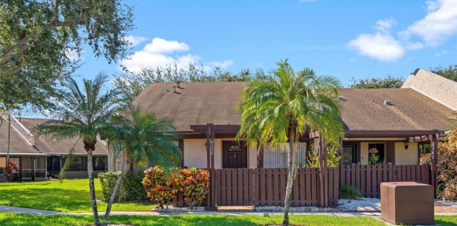 Дом в Санрайз, Флорида 2 спальни, 112.13м2 № 1963488