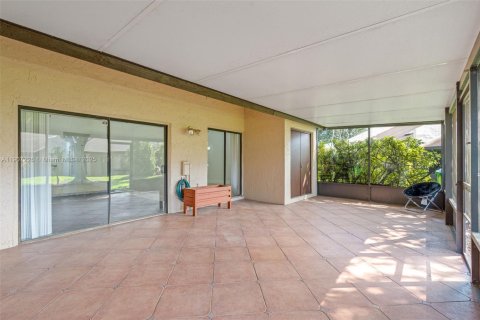 Купить виллу или дом в Санрайз, Флорида 2 спальни, 112.13м2, № 1963488 - фото 24