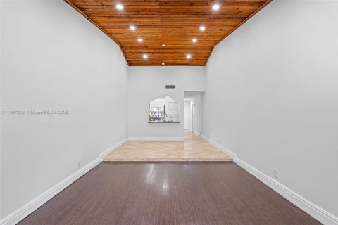 Купить виллу или дом в Санрайз, Флорида 2 спальни, 112.13м2, № 1963488 - фото 7