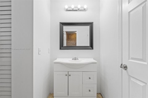 Купить виллу или дом в Санрайз, Флорида 2 спальни, 112.13м2, № 1963488 - фото 17