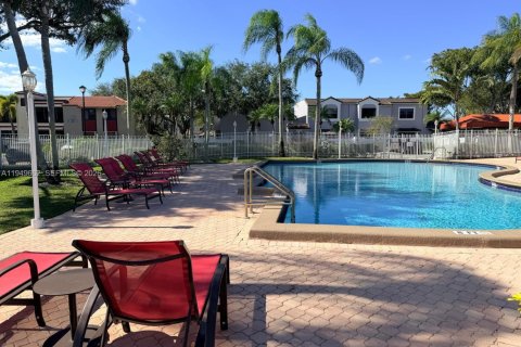 Снять в аренду кондоминиум в Пемброк-Пайнс, Флорида 2 спальни, 81.75м2, № 2005270 - фото 23