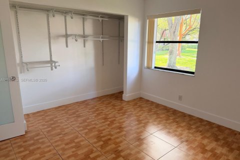 Снять в аренду кондоминиум в Пемброк-Пайнс, Флорида 2 спальни, 81.75м2, № 2005270 - фото 7