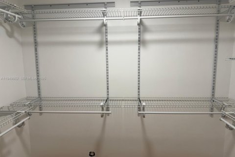 Снять в аренду кондоминиум в Пемброк-Пайнс, Флорида 2 спальни, 81.75м2, № 2005270 - фото 10