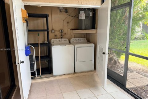 Снять в аренду кондоминиум в Пемброк-Пайнс, Флорида 2 спальни, 81.75м2, № 2005270 - фото 14