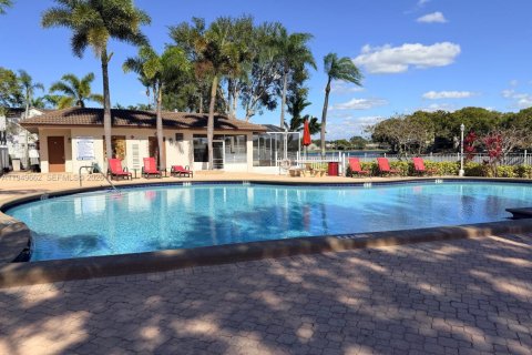 Снять в аренду кондоминиум в Пемброк-Пайнс, Флорида 2 спальни, 81.75м2, № 2005270 - фото 21