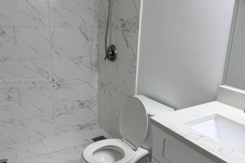 Снять в аренду кондоминиум в Пемброк-Пайнс, Флорида 2 спальни, 81.75м2, № 2005270 - фото 8