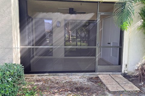 Снять в аренду кондоминиум в Пемброк-Пайнс, Флорида 2 спальни, 81.75м2, № 2005270 - фото 16