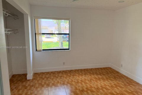 Снять в аренду кондоминиум в Пемброк-Пайнс, Флорида 2 спальни, 81.75м2, № 2005270 - фото 6