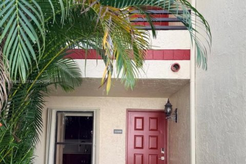 Снять в аренду кондоминиум в Пемброк-Пайнс, Флорида 2 спальни, 81.75м2, № 2005270 - фото 2