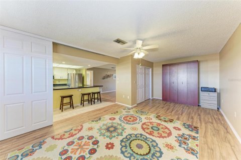 Купить кондоминиум в Сарасота, Флорида 6 комнат, 117.99м2, № 2238732 - фото 18