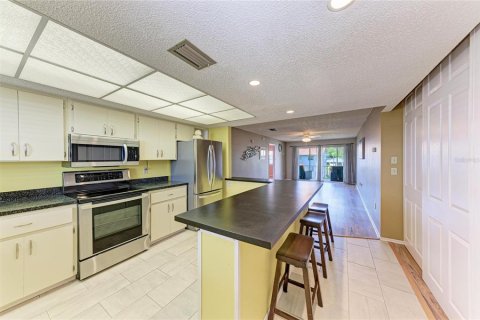 Купить кондоминиум в Сарасота, Флорида 6 комнат, 117.99м2, № 2238732 - фото 8