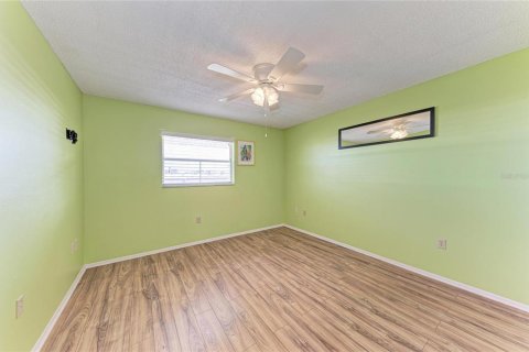 Купить кондоминиум в Сарасота, Флорида 6 комнат, 117.99м2, № 2238732 - фото 21