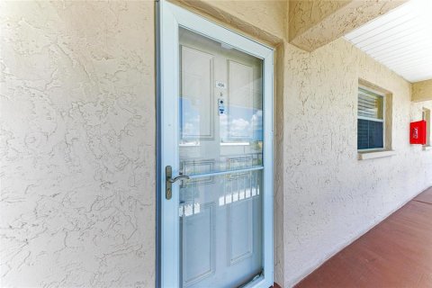 Купить кондоминиум в Сарасота, Флорида 6 комнат, 117.99м2, № 2238732 - фото 2