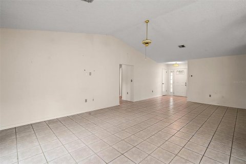 House in Leesburg, Florida 2 bedrooms, 140.93 sq.m. № 1675533 - photo 8