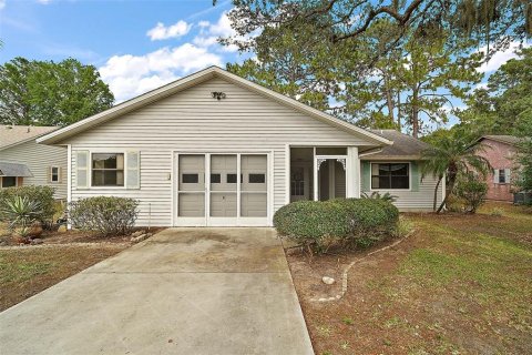 House in Leesburg, Florida 2 bedrooms, 140.93 sq.m. № 1675533 - photo 1