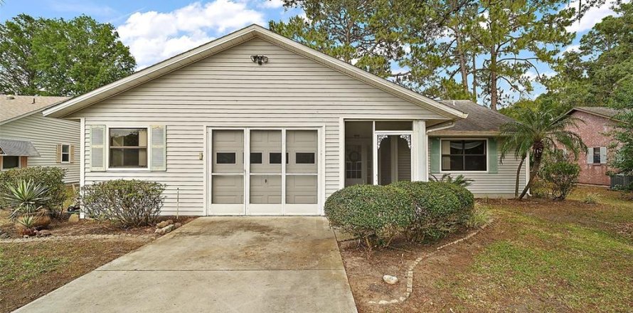 House in Leesburg, Florida 2 bedrooms, 140.93 sq.m. № 1675533