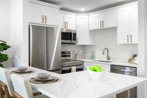 Condo in Boynton Beach, Florida, 1 bedroom № 2250534 - photo 8