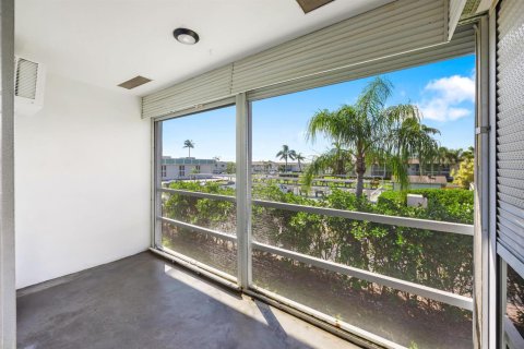 Condo in Boynton Beach, Florida, 1 bedroom № 2250534 - photo 17