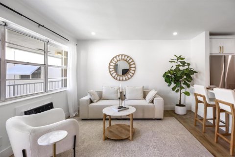 Condo in Boynton Beach, Florida, 1 bedroom № 2250534 - photo 3