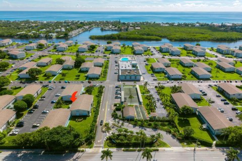 Condo in Boynton Beach, Florida, 1 bedroom № 2250534 - photo 18